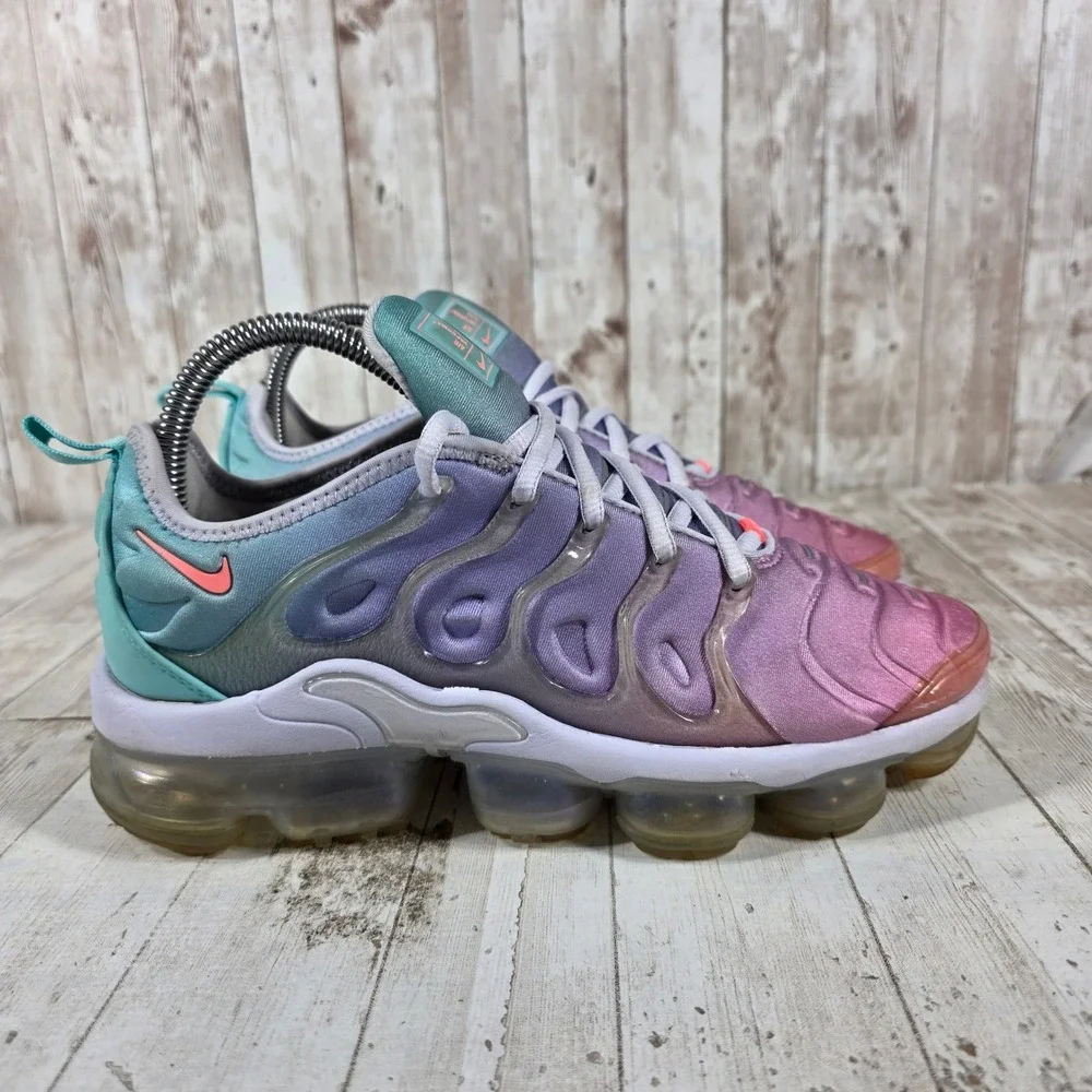 Nike Air Vapormax Plus Womens Pink Teal Purple Gradient Sneakers CW5593-700 7.5